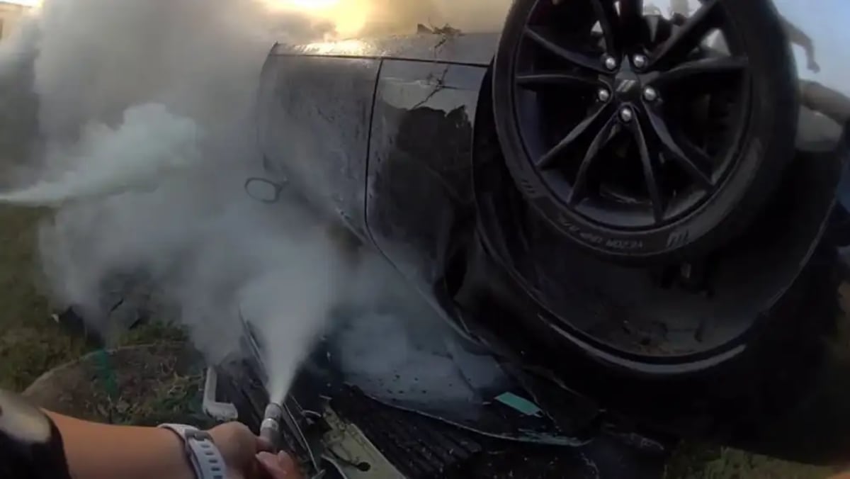 Tulsa Strangers Pull Drivers from Burning Car After Crash - Image 2