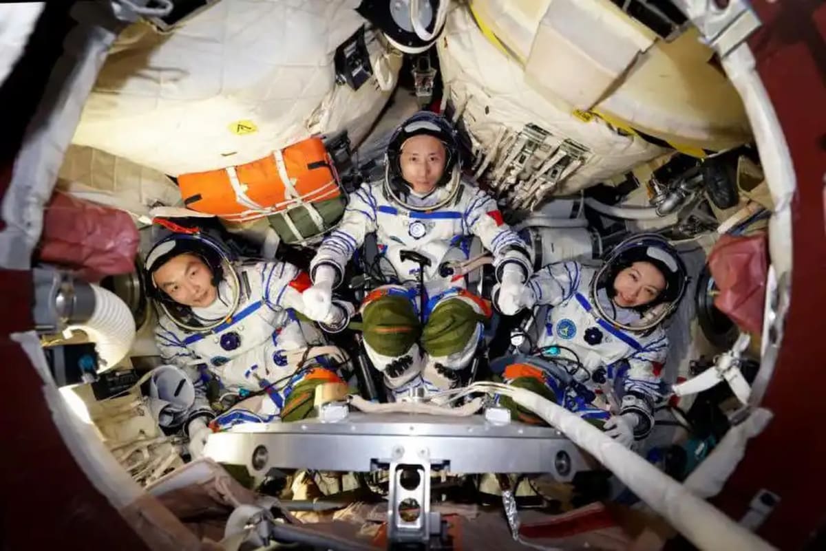 Hong Kong Police Officer Joins China's Space Station Crew - Image 2