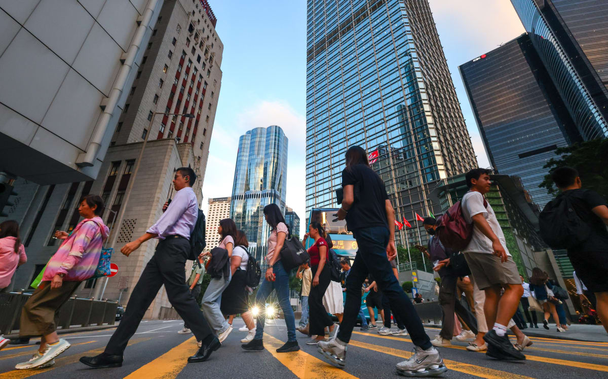 Hong Kong Pays $5,740 to Welfare Recipients Who Find Jobs - Image 2