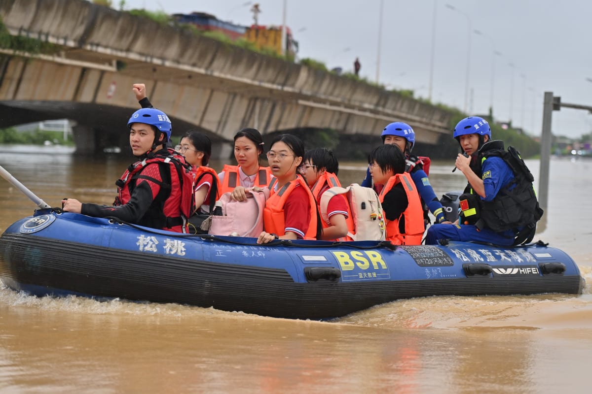 Argentina's Soccer Team Donates to China Flood Victims - Image 3
