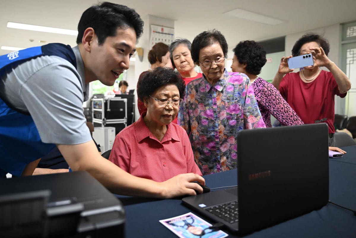 South Korea Launches Digital Training for 79-Year-Olds - Image 2