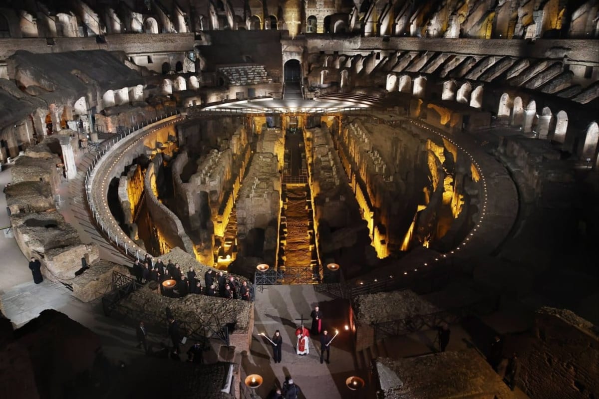 Pope Leo Carries Cross Through Full Good Friday Procession - Image 2