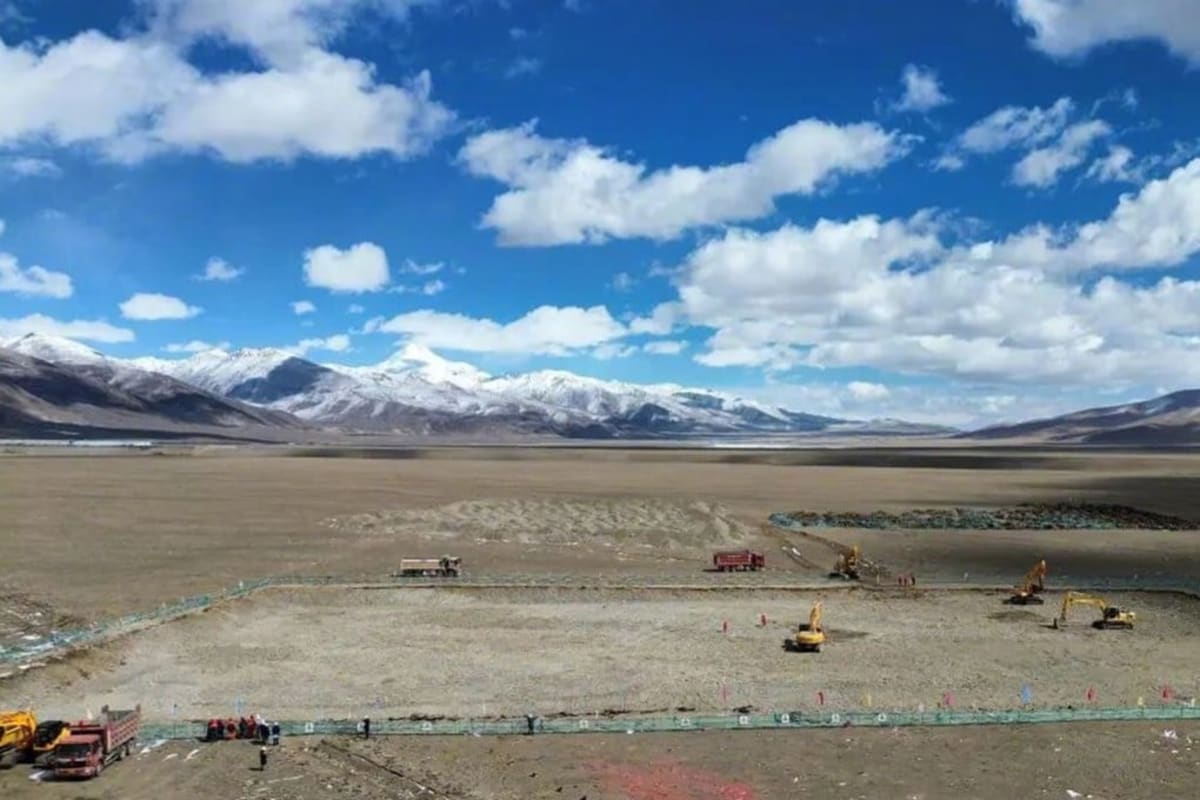 China Builds World's Highest Solar Plant in Tibet - Image 2