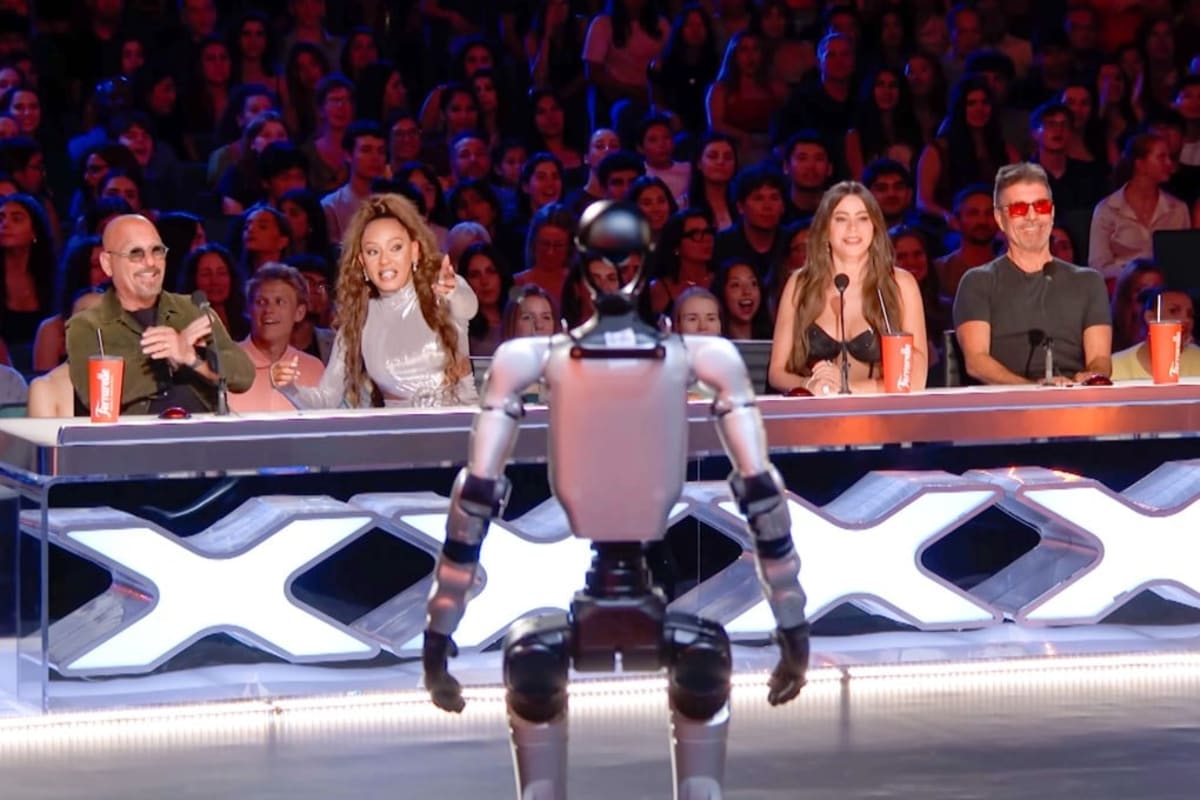 Chinese Robots Get Standing Ovation on America's Got Talent - Image 2