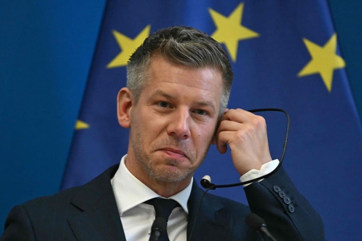 Hungary MPs Unanimously Slash Their Salaries by 40% - Image 2