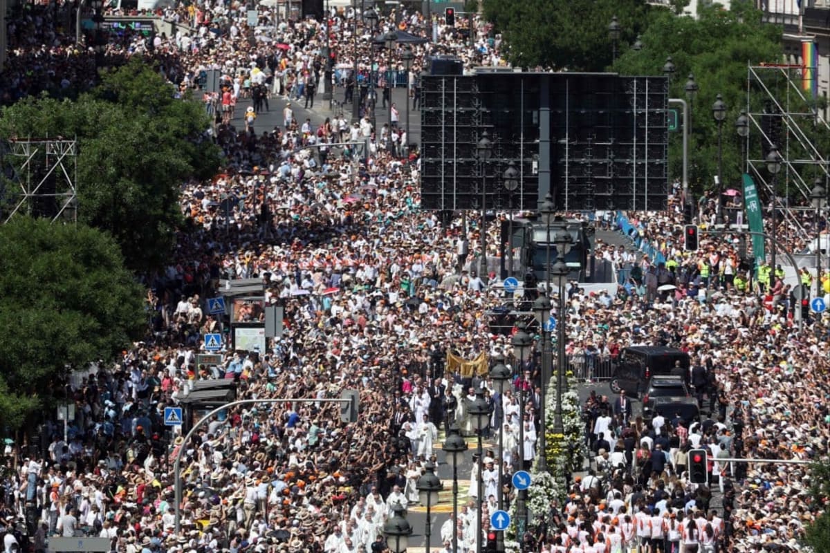 1 Million Gather in Madrid for Pope Leo's First Spain Visit - Image 2