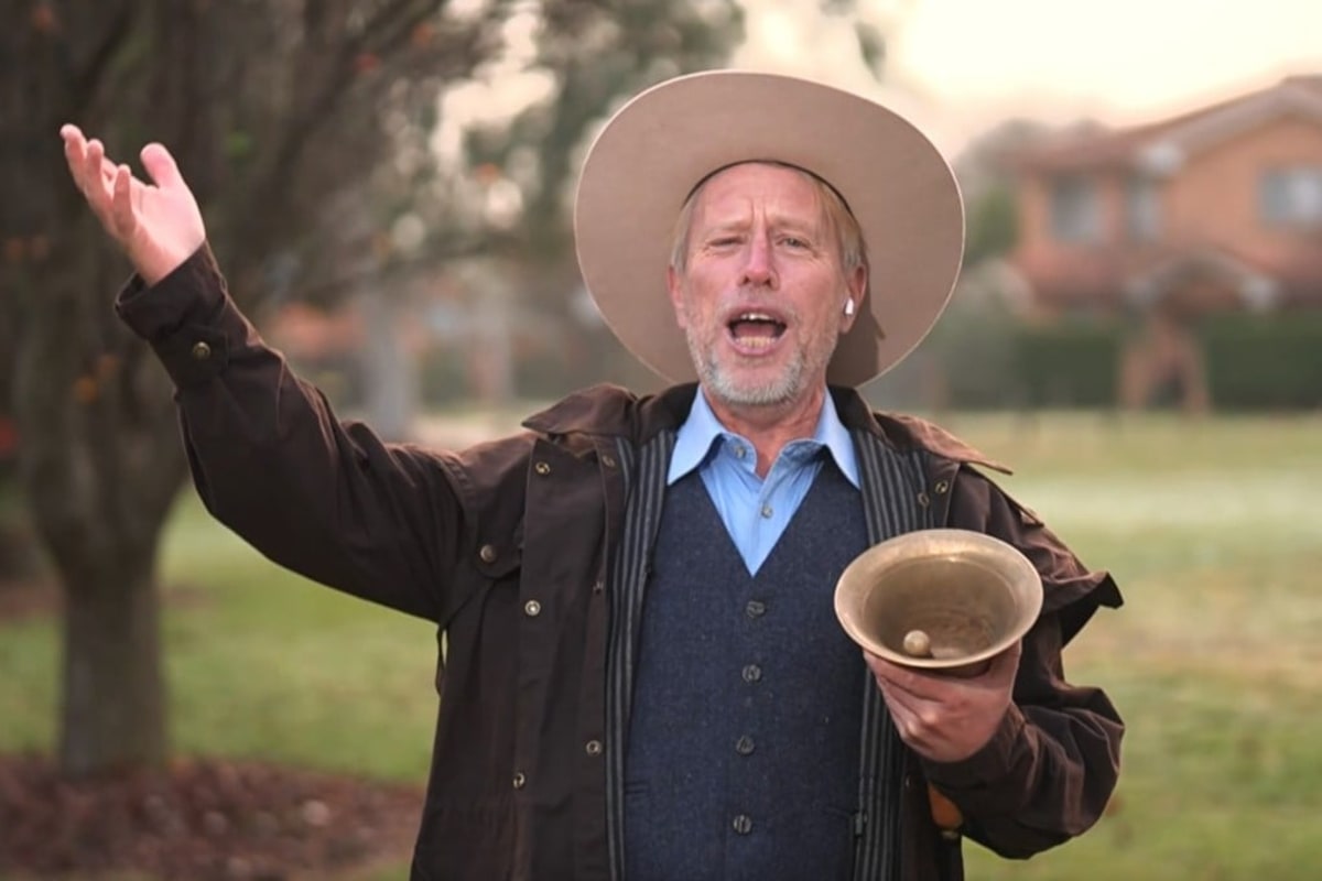 Australian Town Crier Breaks World Record at 122 Decibels - Image 2