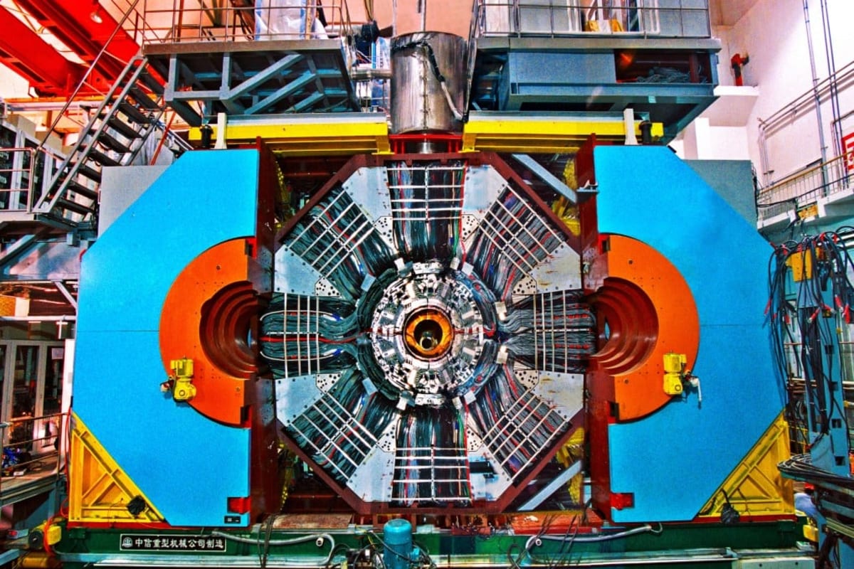 China Solves 50-Year Physics Mystery With Glueball Discovery - Image 2