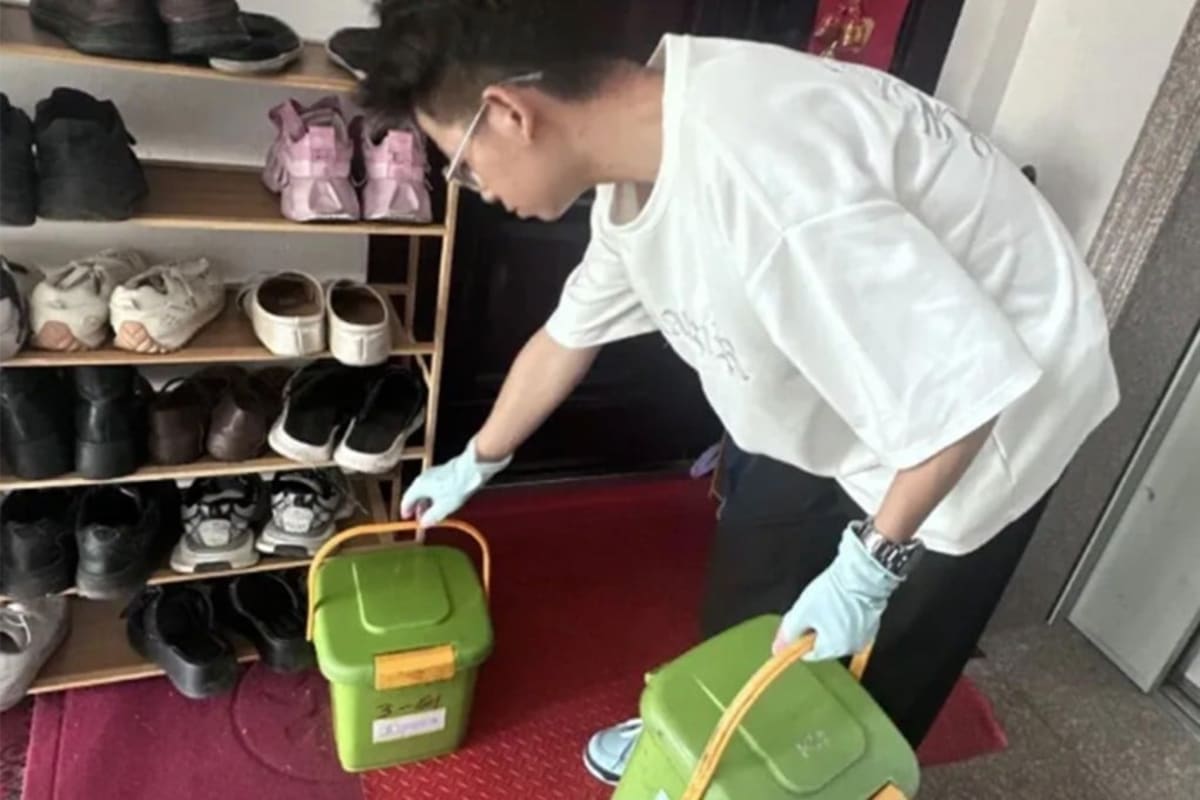 China's $15/Month Trash Service Helps Elderly and Busy Workers - Image 2