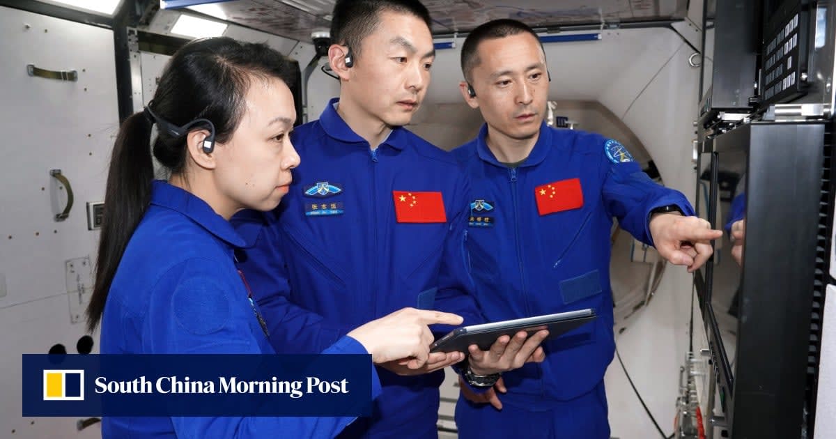 Lai Ka-ying smiling and waving during astronaut training in preparation for space mission