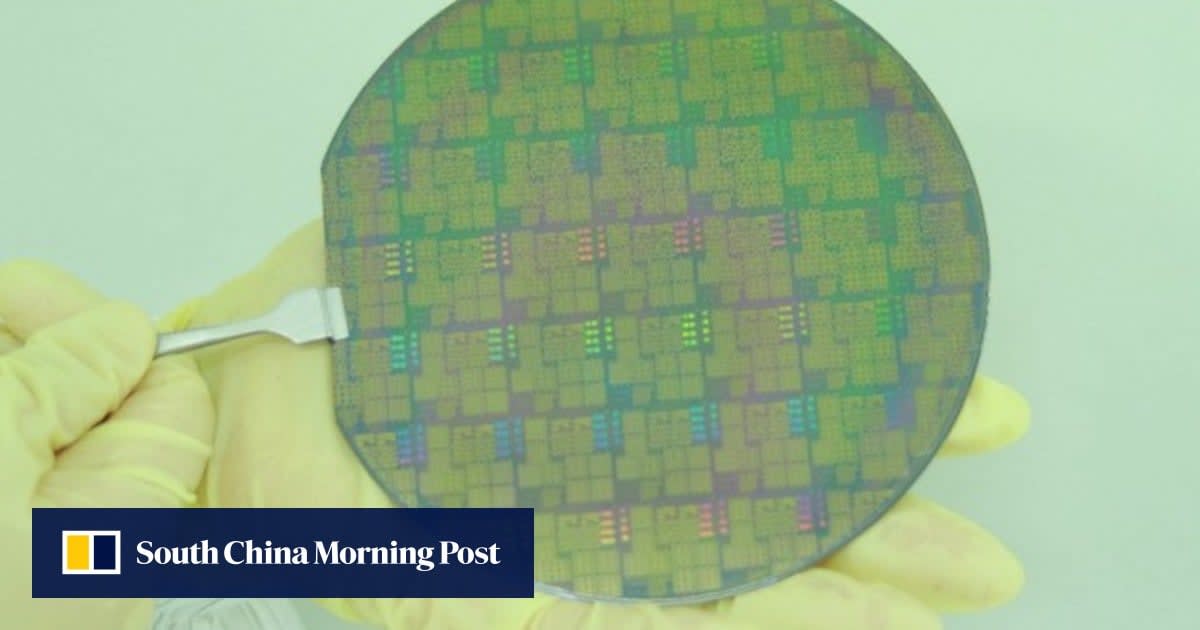 China Builds World's First 2D Chip That Beats Silicon Limits
