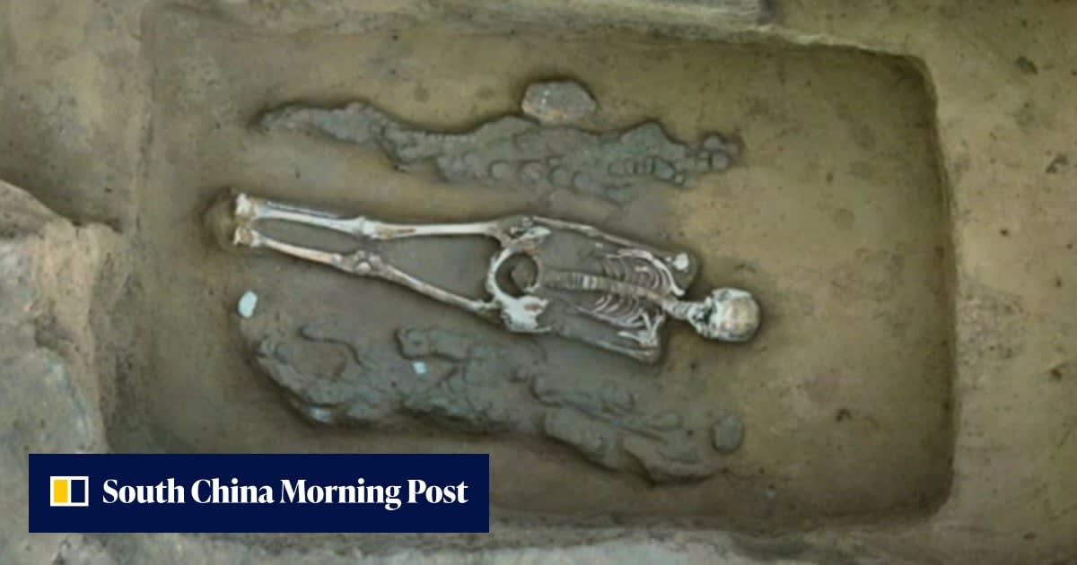 Ancient clay statues of dragon and phoenix discovered in Inner Mongolia tomb