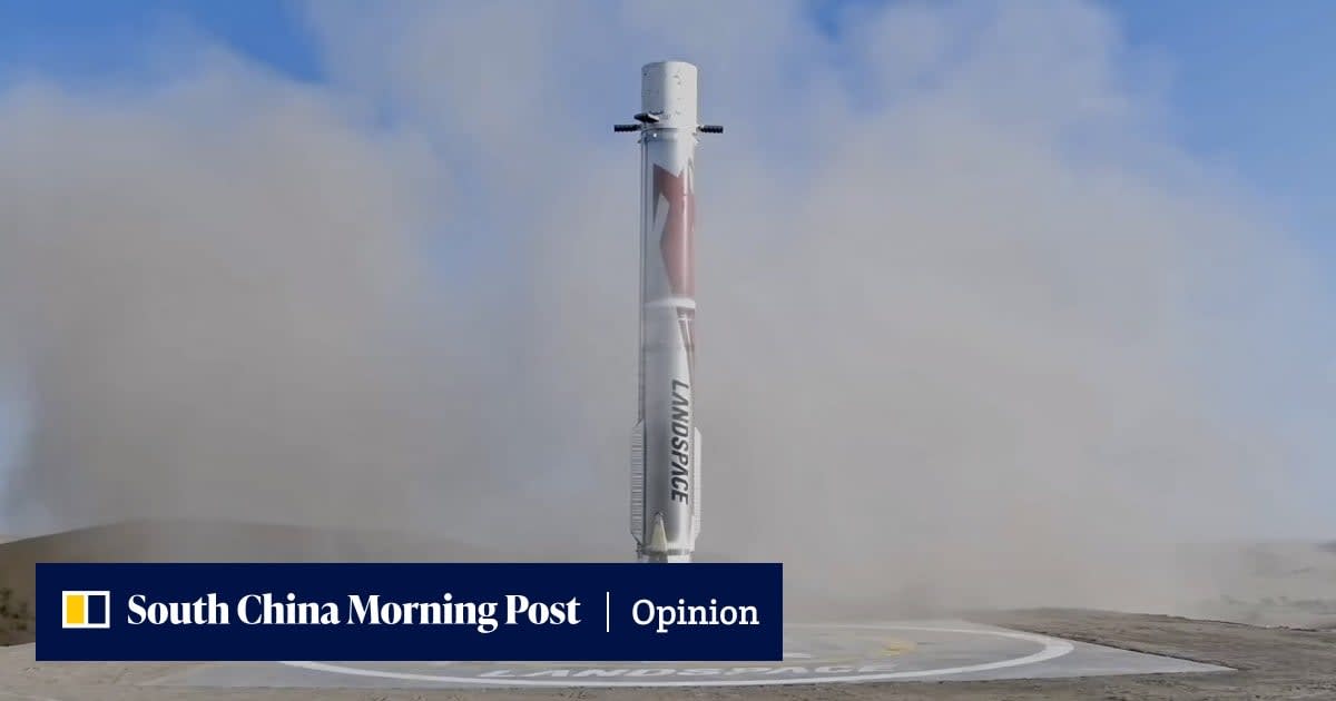 Chinese Zhuque-3 rocket landing vertically on deployable legs after orbital mission completion