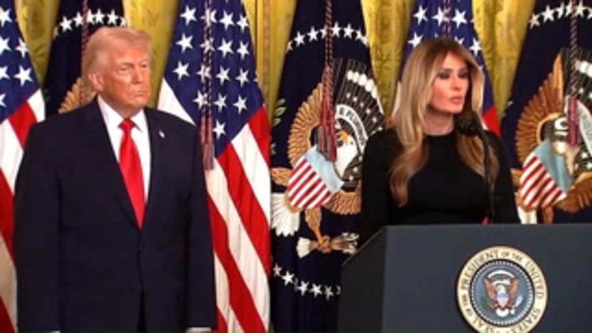 Theme Park Staff Rescue Mother and Daughter from Wet Sand - Image 5