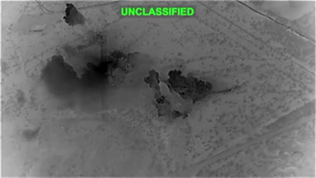 Theme Park Staff Rescue Mother and Daughter from Wet Sand - Image 2