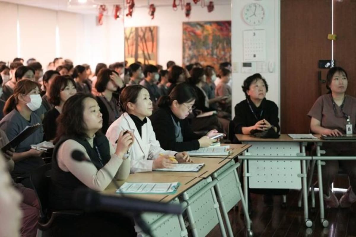 Busan Hospital's 8 A.M. Team Meetings Redesign Patient Lives - Image 2