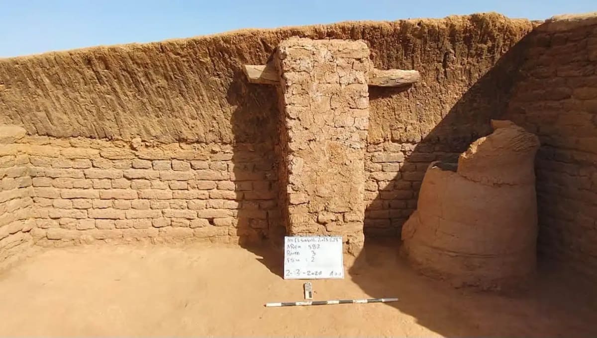 Complete Byzantine City Uncovered in Egypt's Dakhla Oasis