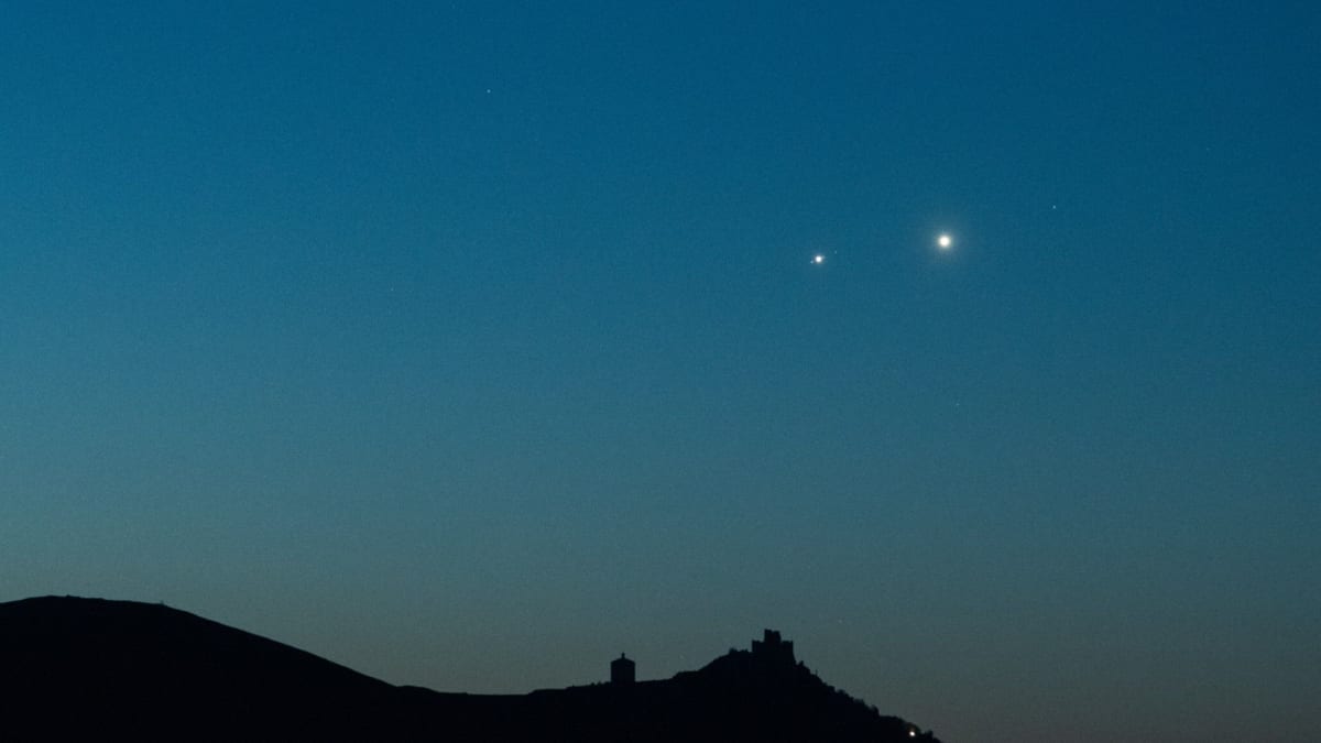 Why Venus and Jupiter Meet So Often Protects Life on Earth