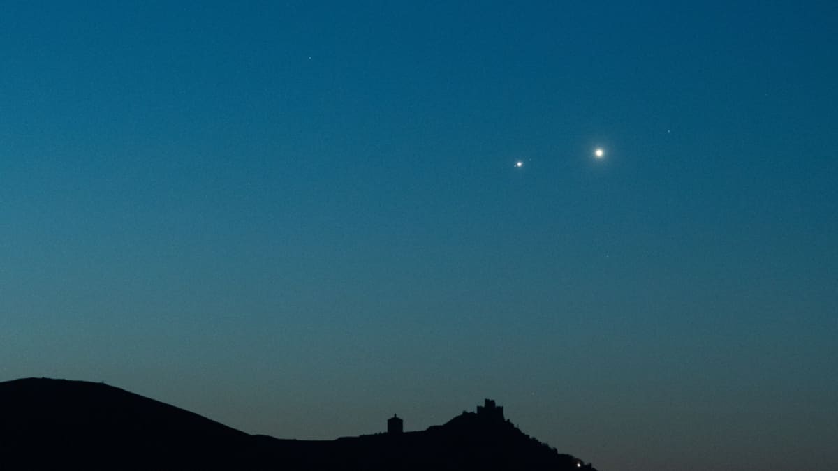Why Venus and Jupiter Meet So Often Protects Life on Earth - Image 2