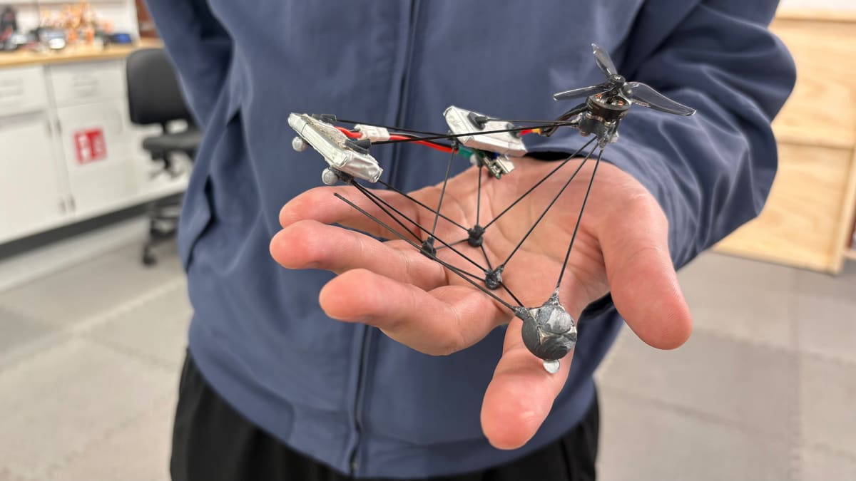 New Drone Vanishes Mid-Flight Using Motion Blur Trick - Image 4