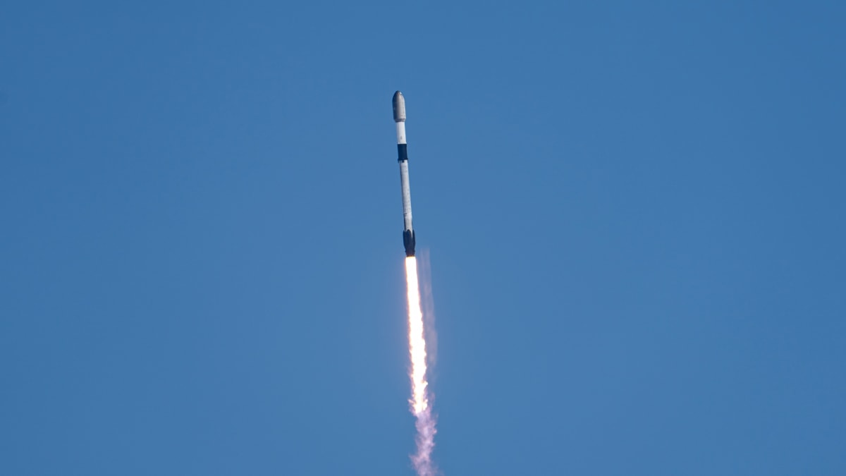 SpaceX Nails 92nd Launch of 2026, Expands Global Internet - Image 2