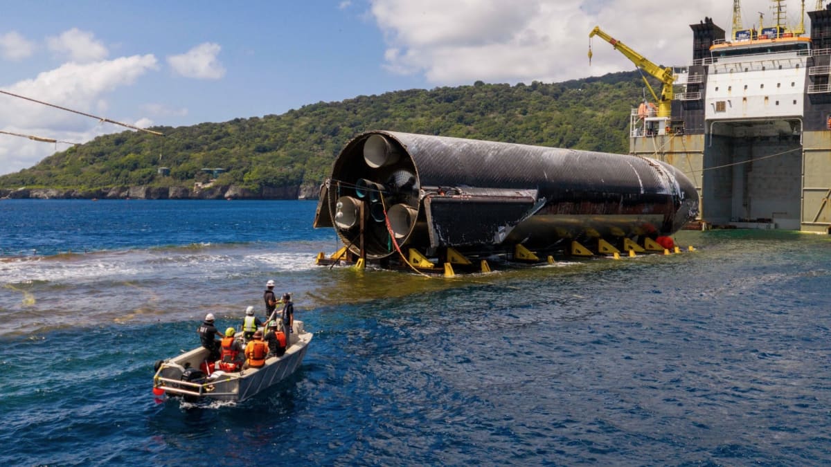 SpaceX Recovers Starship After Month-Long Ocean Journey - Image 3