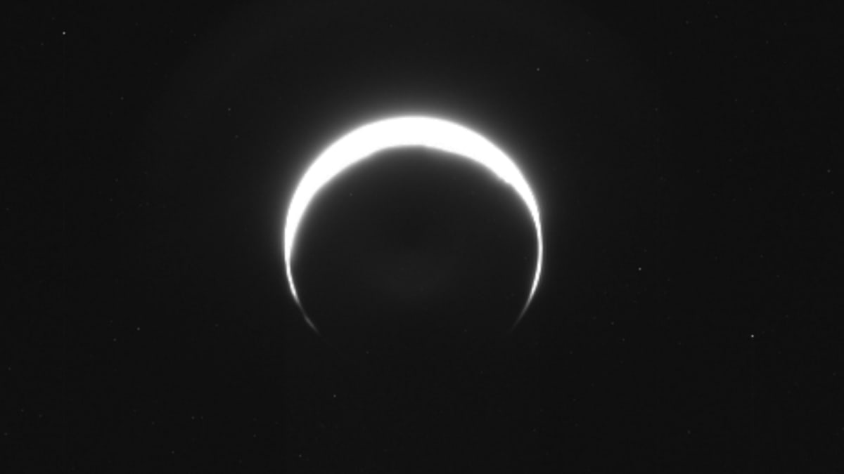 NASA Spacecraft Captures Rare Crescent Mars Image - Image 2