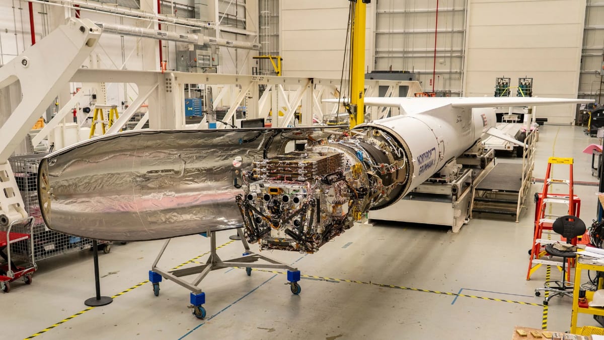 NASA Rescues $500M Satellite With Robot Tow Truck in Space - Image 2