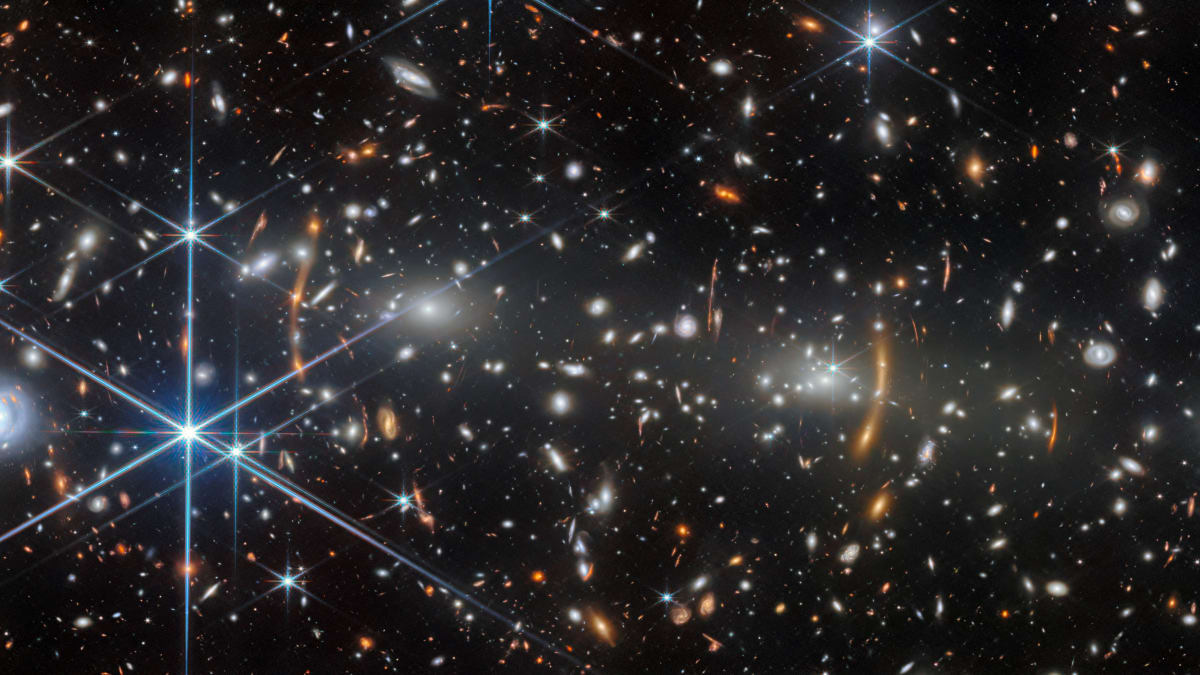 James Webb Telescope Uses Einstein's Gravity Trick to See Time - Image 2