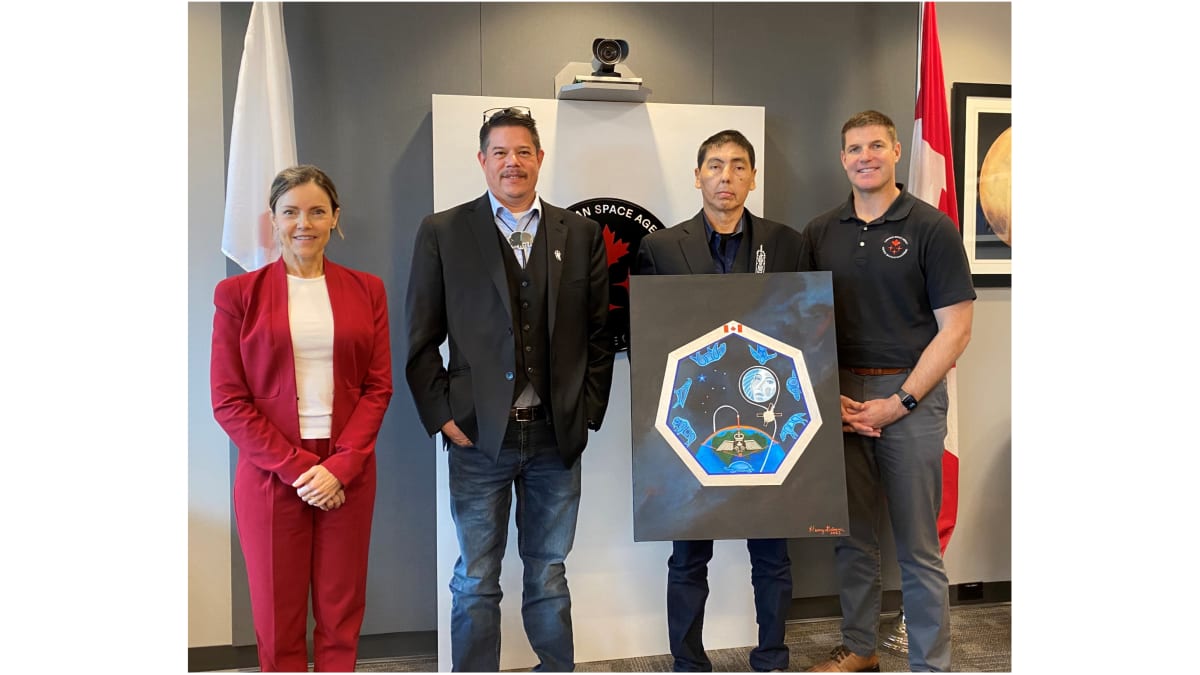 Canadian Astronaut's Moon Mission Patch Honors Indigenous Wisdom - Image 3