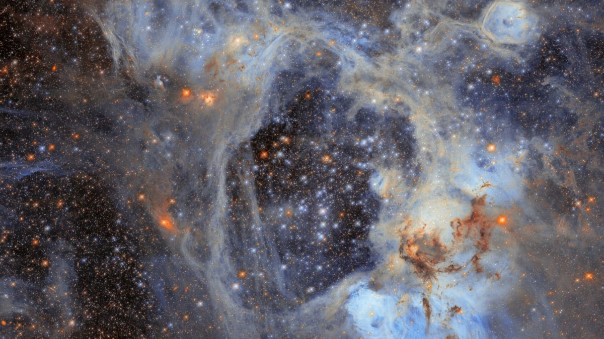 Hubble Spots 210-Light-Year 'Superbubble' in Neighbor Galaxy - Image 2