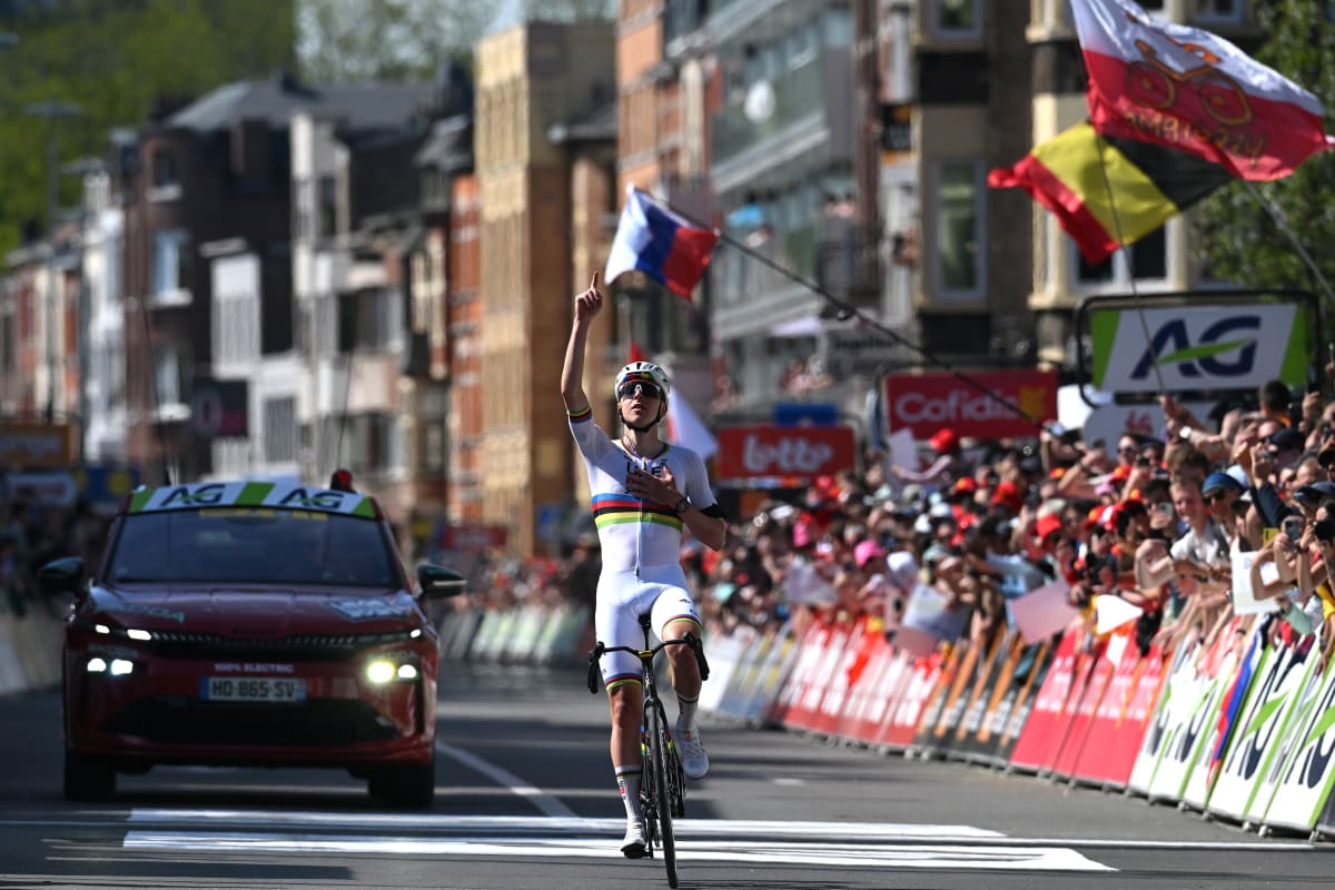 Cycling Star Pogacar Wins Historic Race at Just 27 - Image 2