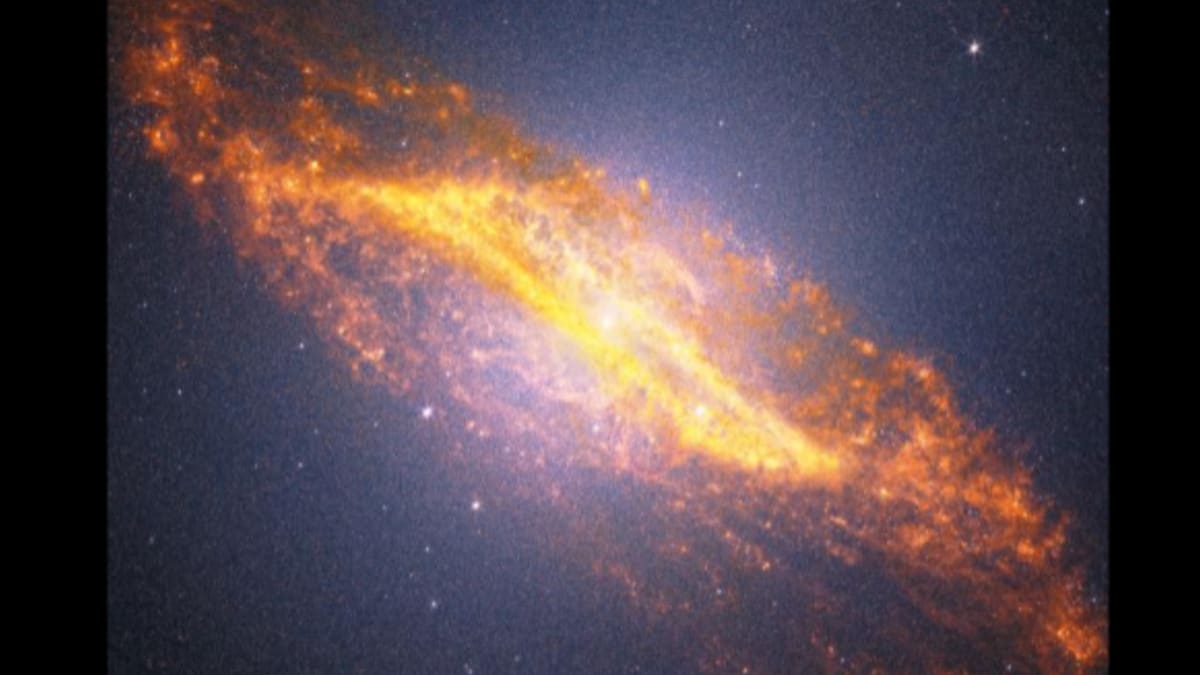 James Webb Telescope Celebrates 4 Years With Galaxy Photo - Image 3