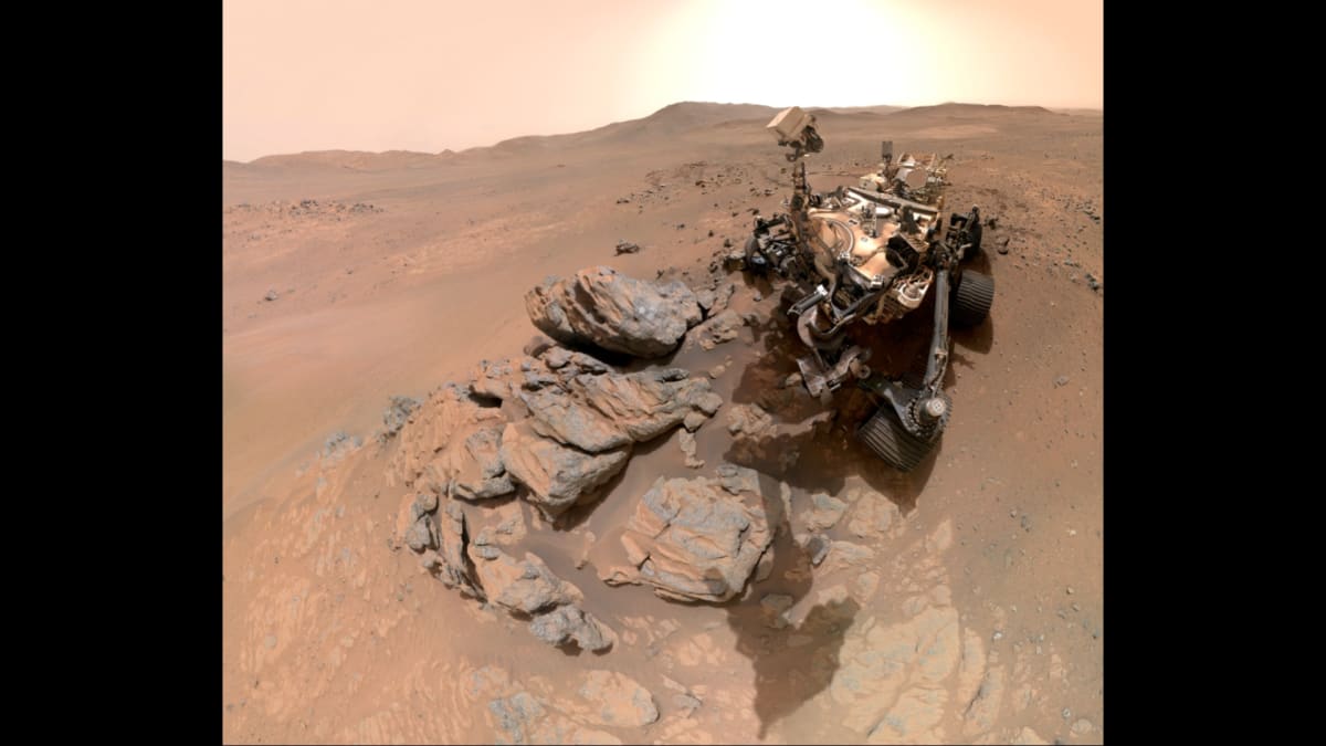 NASA Rover Explores Mars' Oldest Rocks in Stunning Selfie