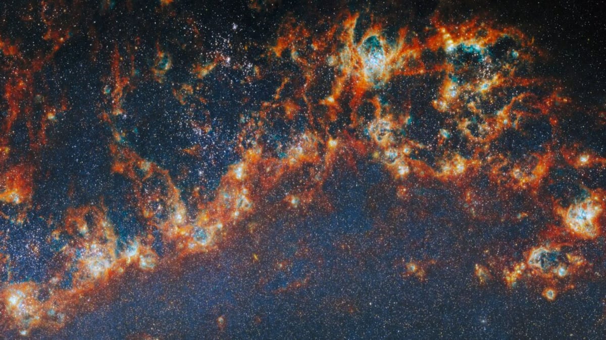 Webb Telescope Reveals How Star Clusters Reshape Galaxies