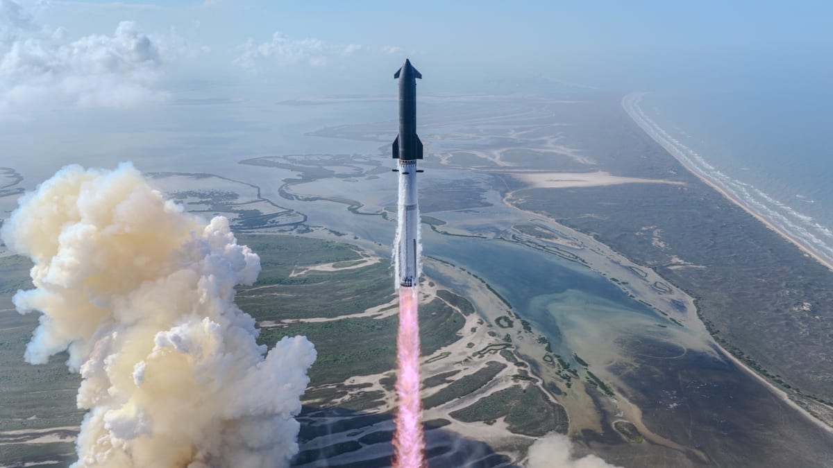 SpaceX's Starship V3 Soars After 7-Month Wait - Image 3