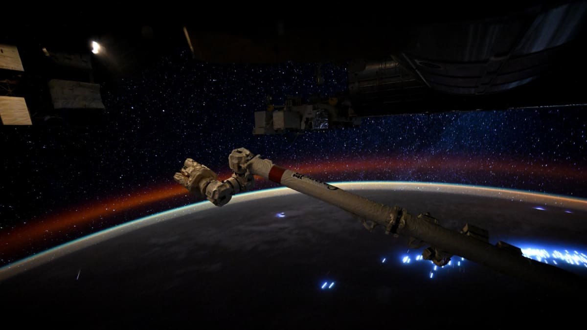 Astronaut Photographs Lyrid Meteor Shower From Space - Image 2