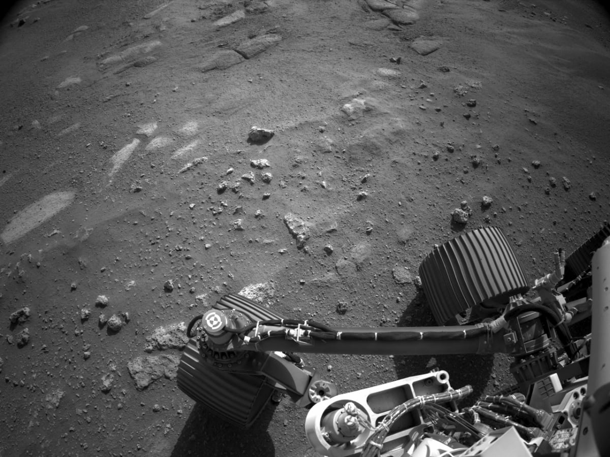 NASA's Curiosity Rover Wheels Survive 6 Years on Mars - Image 4