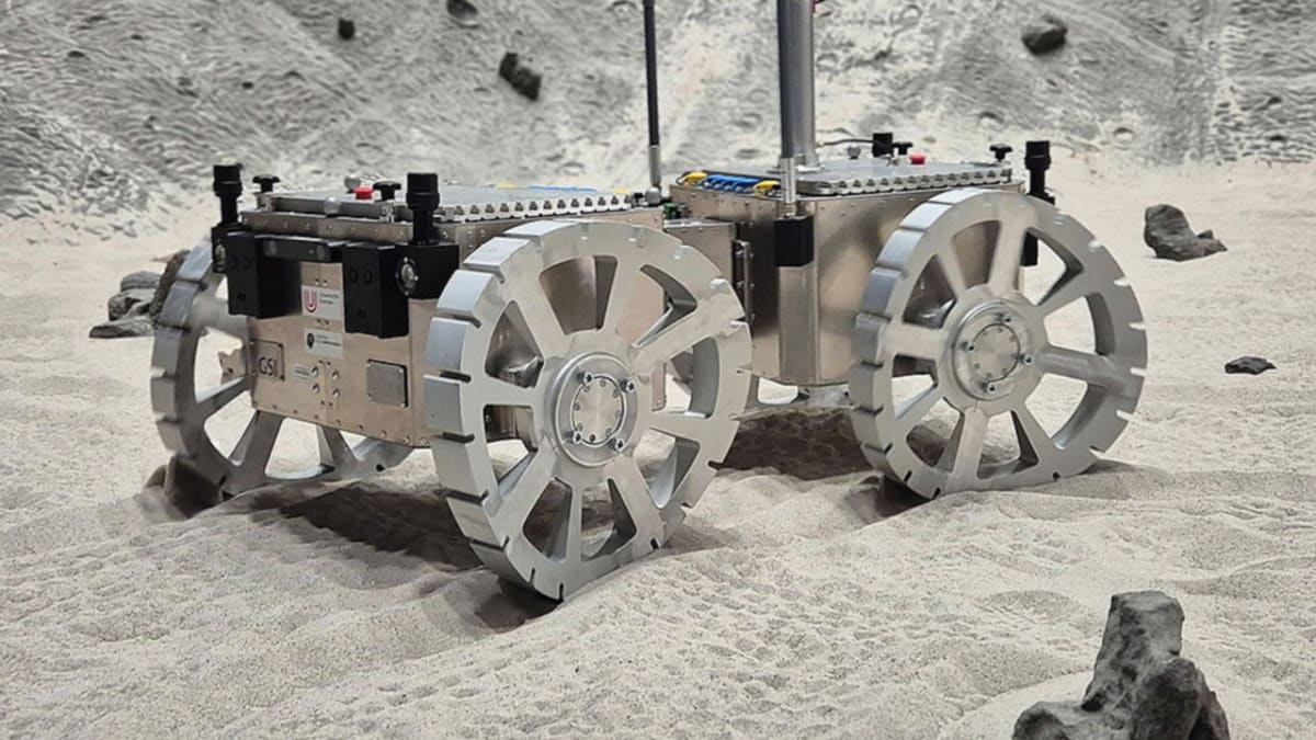 Lizard-Inspired Mars Rover 'Swims' Through Sand - Image 2