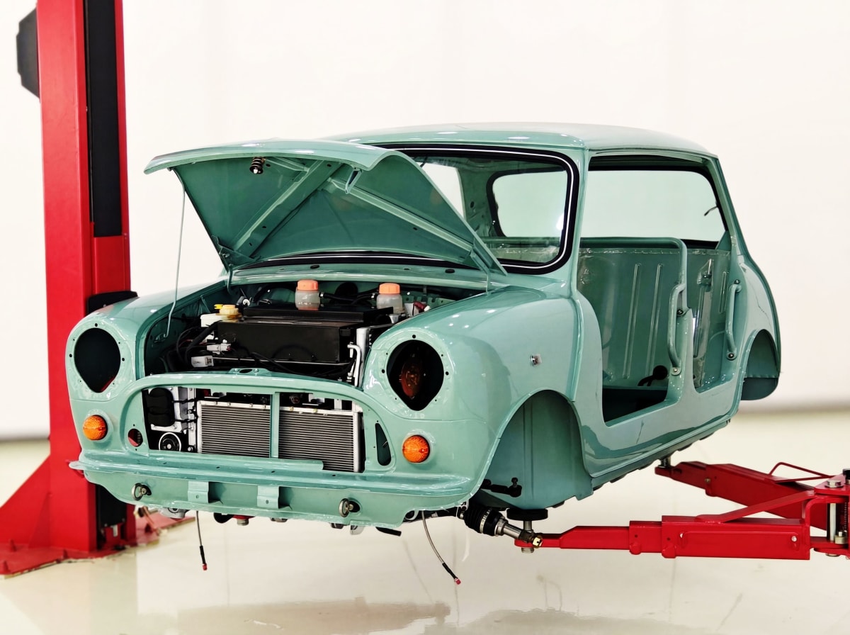 Oxford Firm Turns Classic Mini Into Daily-Drive EV