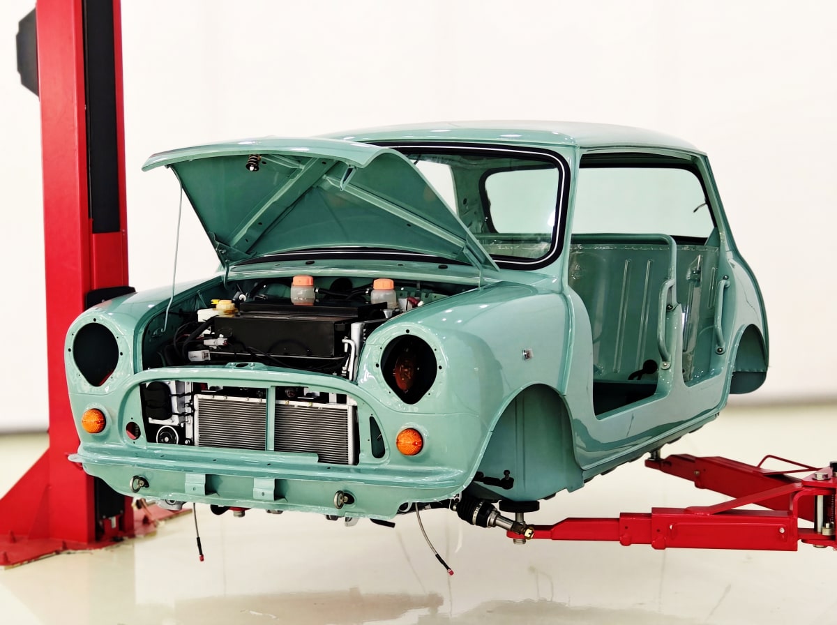 Oxford Firm Turns Classic Mini Into Daily-Drive EV - Image 2