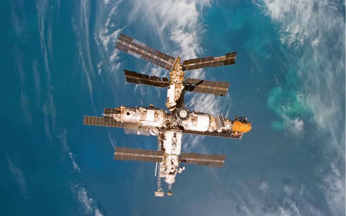 Astronaut Saved Mir Station With 23 Minutes of Oxygen Left - Image 5