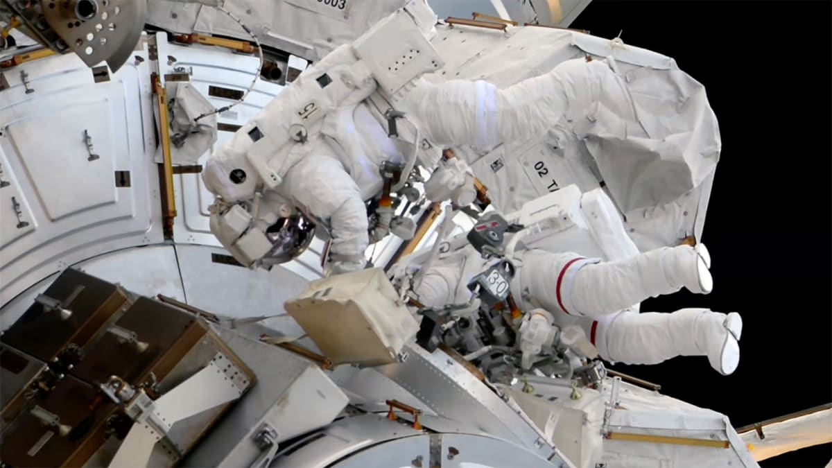 ISS Astronauts Complete 6th All-Female Spacewalk - Image 2