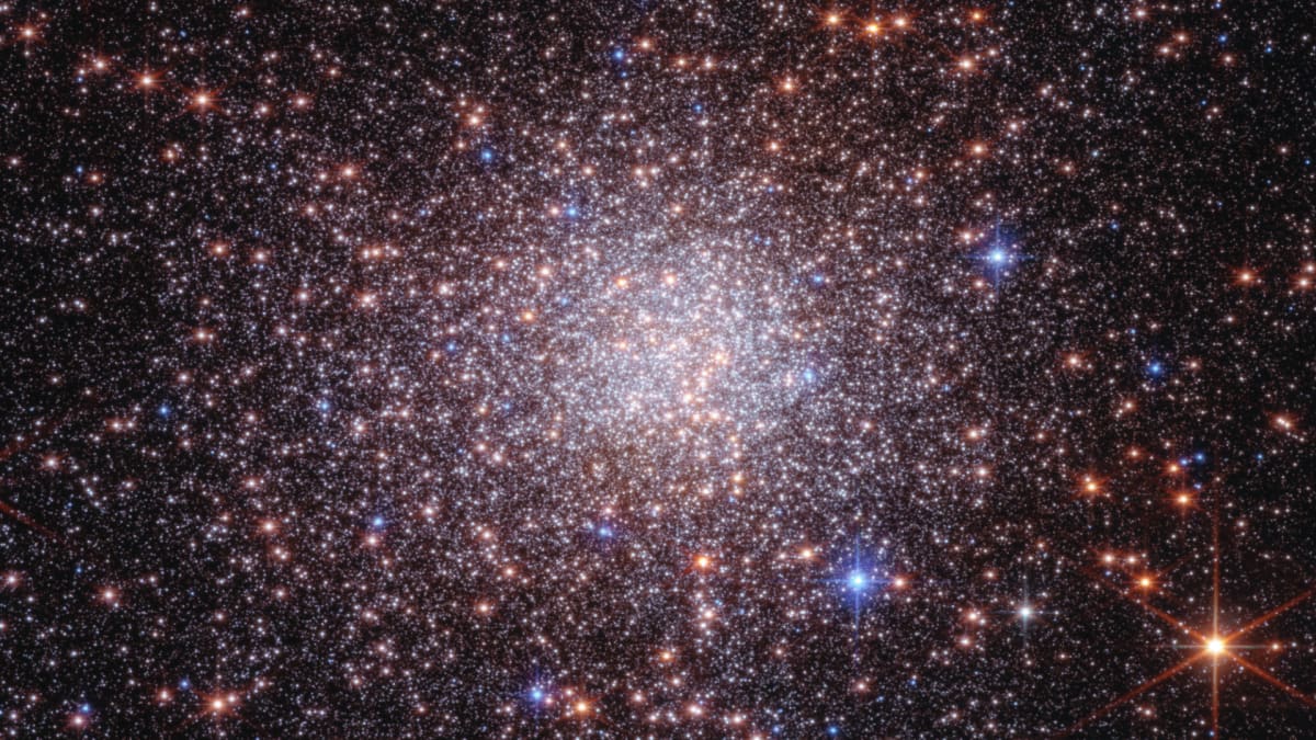 Scientists Find 4 Star Generations in Ancient Cluster - Image 2