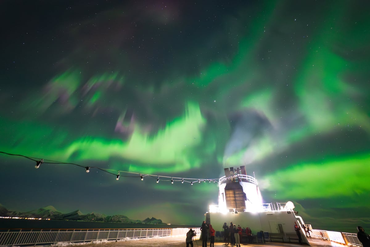 Aurora Expert Captures 3-Hour Light Show in Norway - Image 4