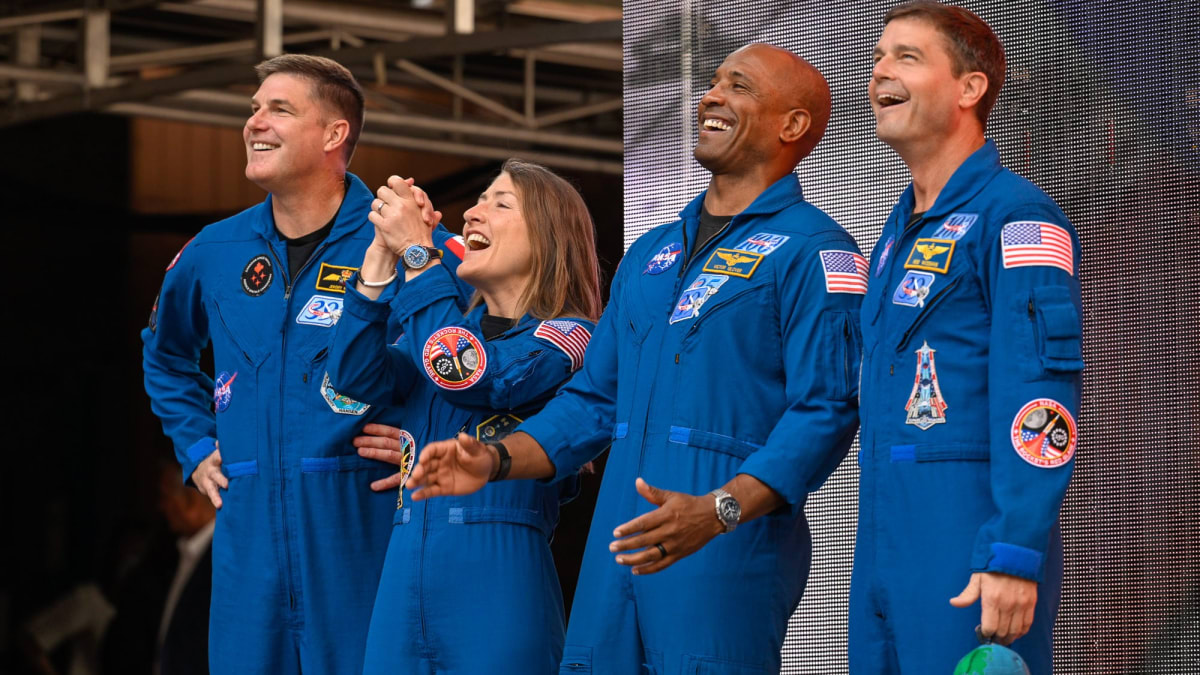Artemis II Crew Celebrates Moon Mission at Red Rocks - Image 2