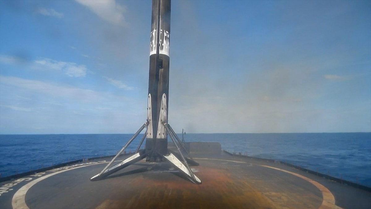 SpaceX Launches 29 Satellites, Hits 10,400 in Orbit - Image 3