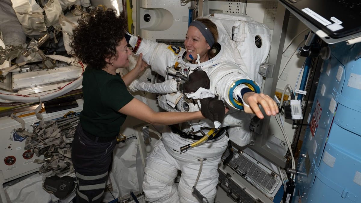 Astronauts Make History with 6th All-Female Spacewalk