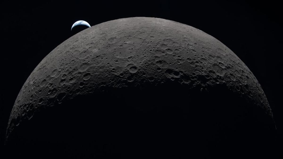 Artemis II Astronauts Share Stunning Eclipse From Moon's Far Side - Image 2