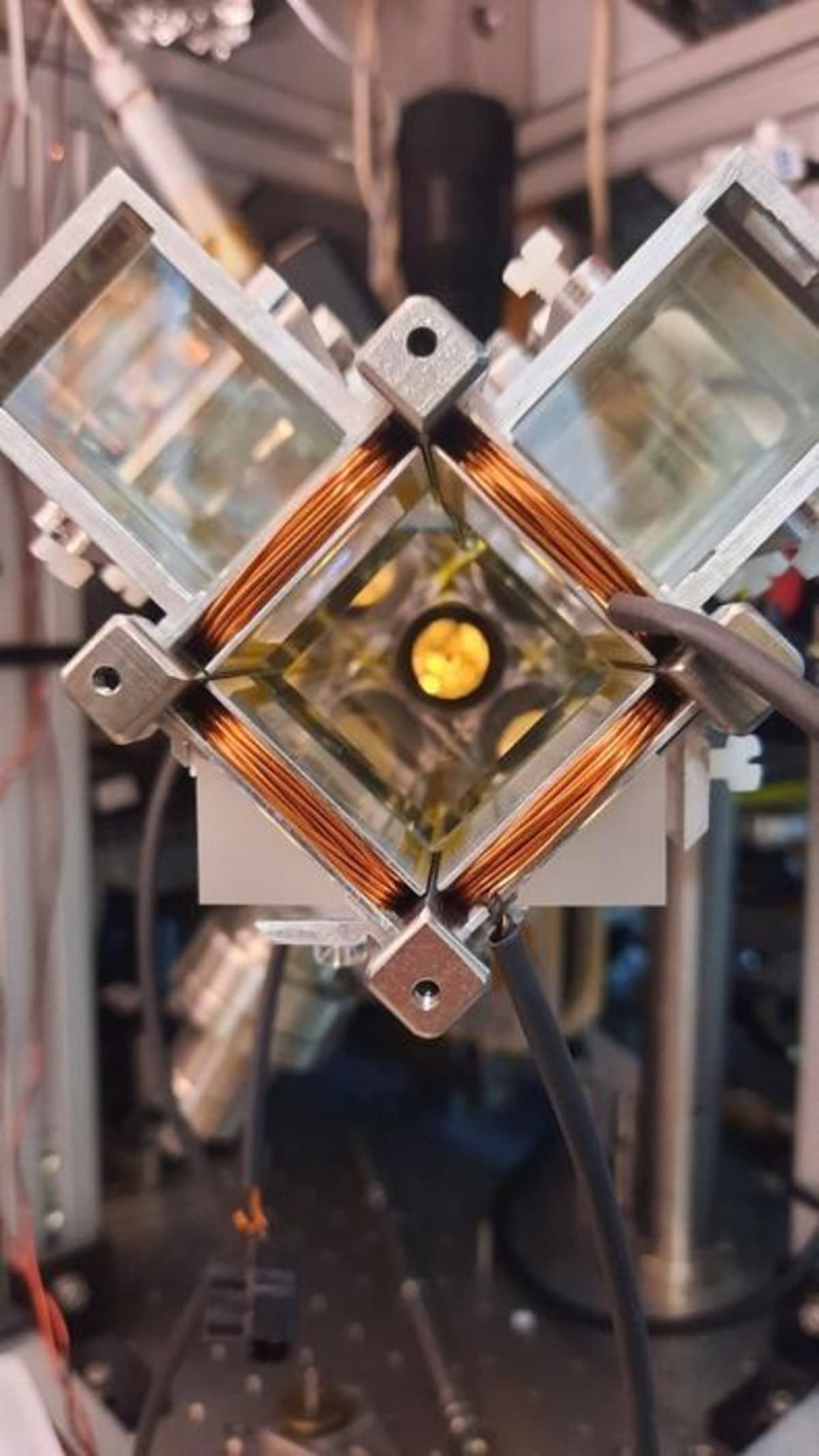 Scientists Spot Einstein's Gravity in the Quantum Realm - Image 4